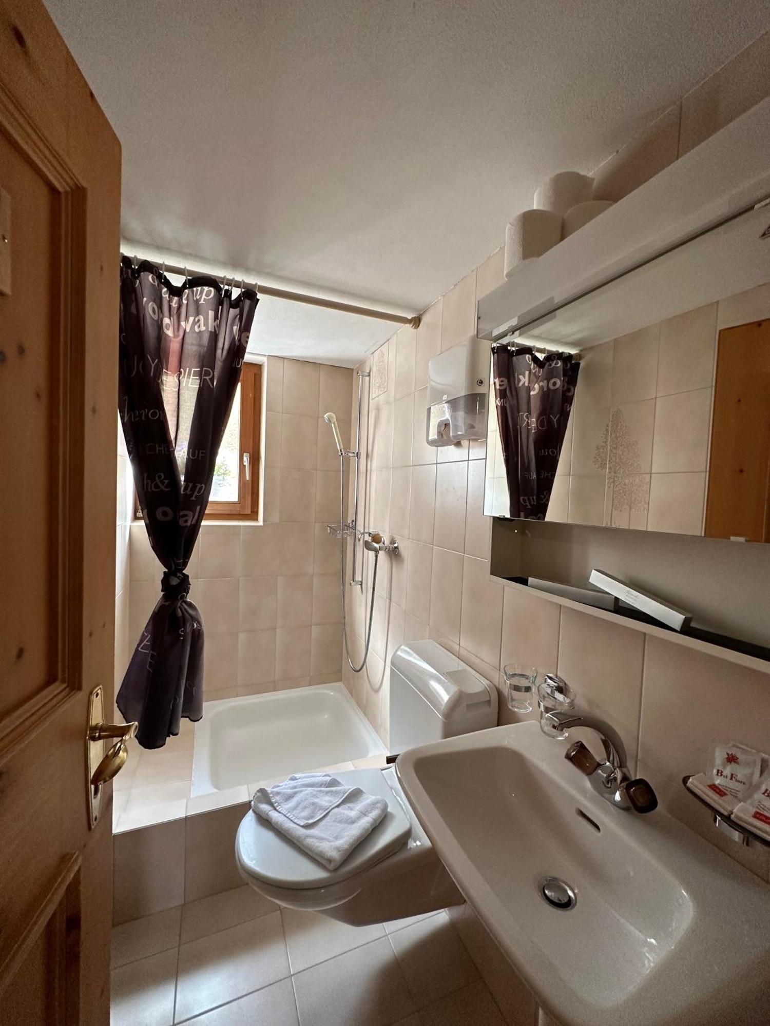 Hotel Ristorante Lagrev Maloja Dış mekan fotoğraf